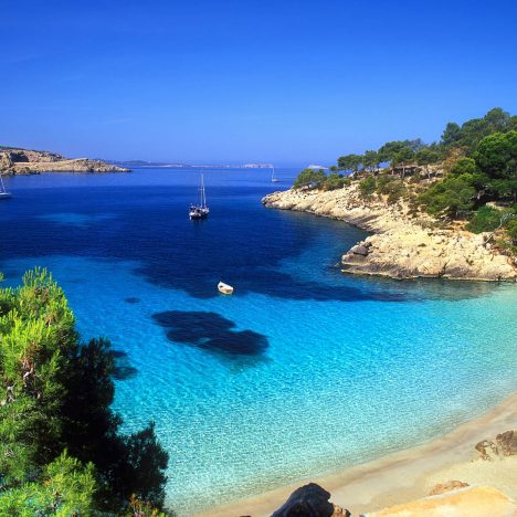 Mallorca - Honeymoon in Spain - Wedding Stories - Barcelona Wedding Stories
