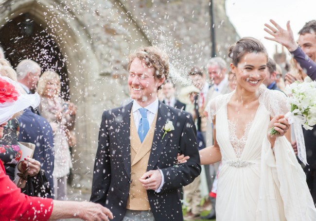 Wedding Traditions - Rise Throwing